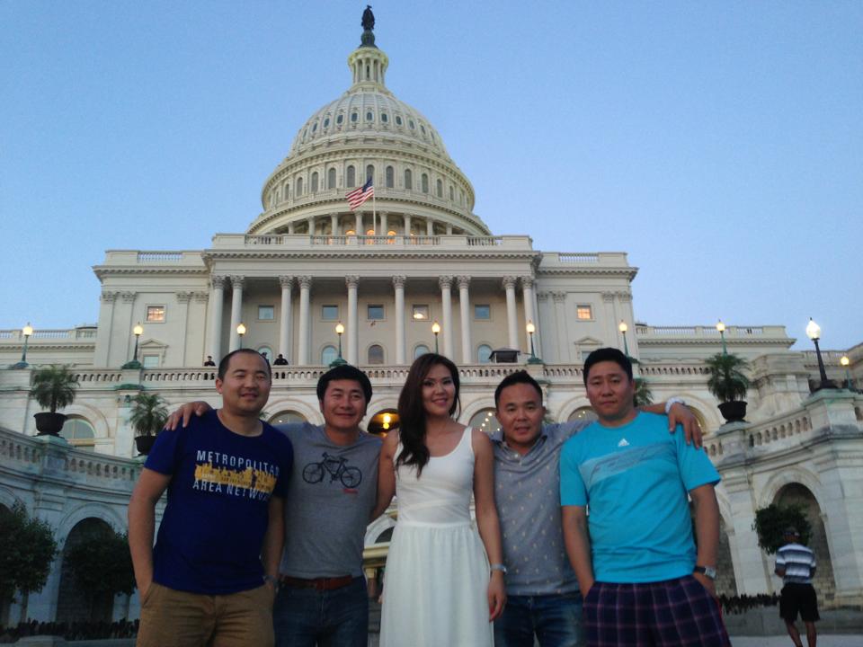 “ТВ-Коктейл” , “Мотив”-ын залуус тоглолтын орлогоо хүүхдүүдэд хандивлалаа